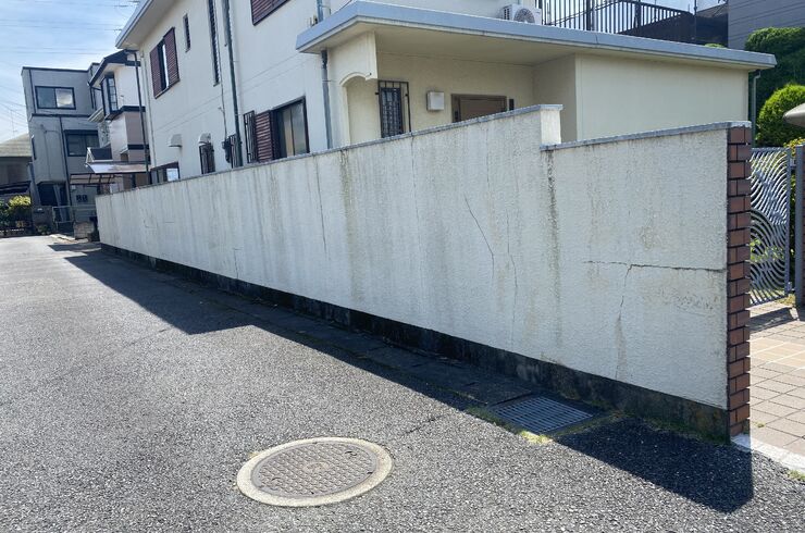 コンクリート塀塗替えビフォー、アフター（さいたま市緑区）b